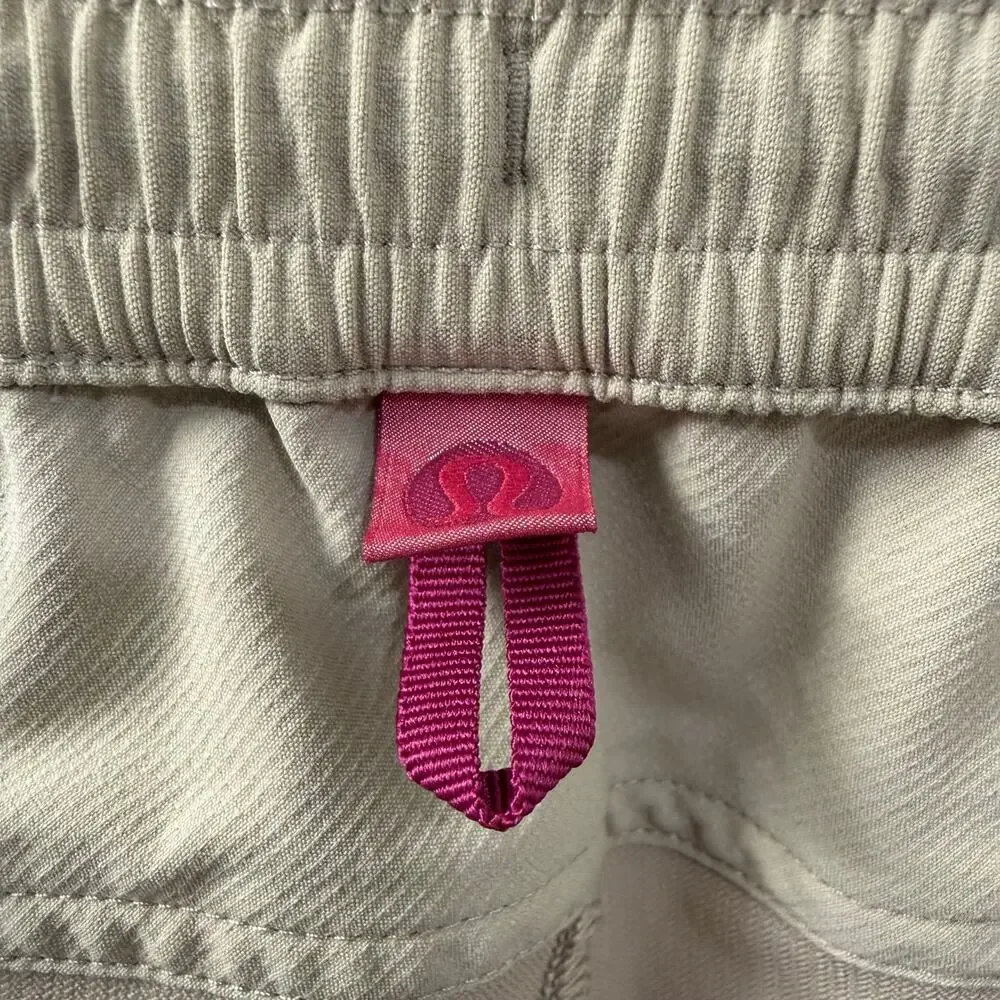 Lululemon Men Beige Stretch Woven Tapered Performance Pants